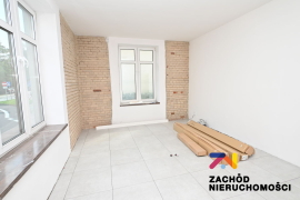 lokal dwupoziomowy z działką do wynajęcia